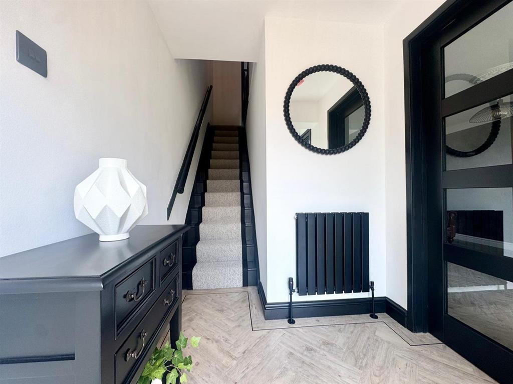 Entrance hall.jpg