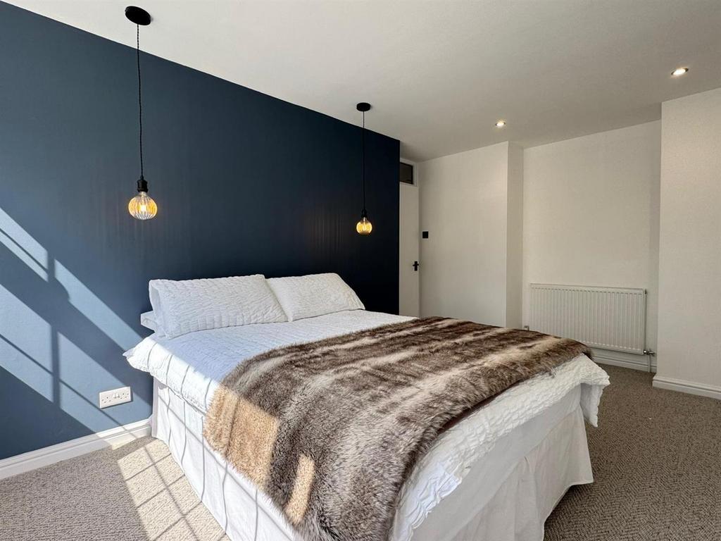 Bed 1 (2).jpg