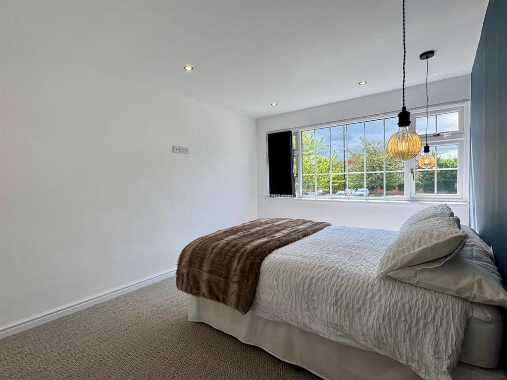 Bed 1 (3).jpg