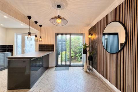 62 Farnborough Road, Birmingham, B35 7JE