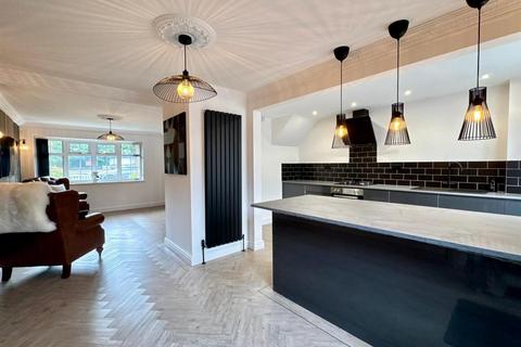 62 Farnborough Road, Birmingham, B35 7JE