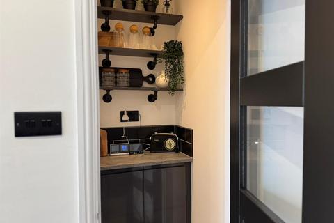 62 Farnborough Road, Birmingham, B35 7JE