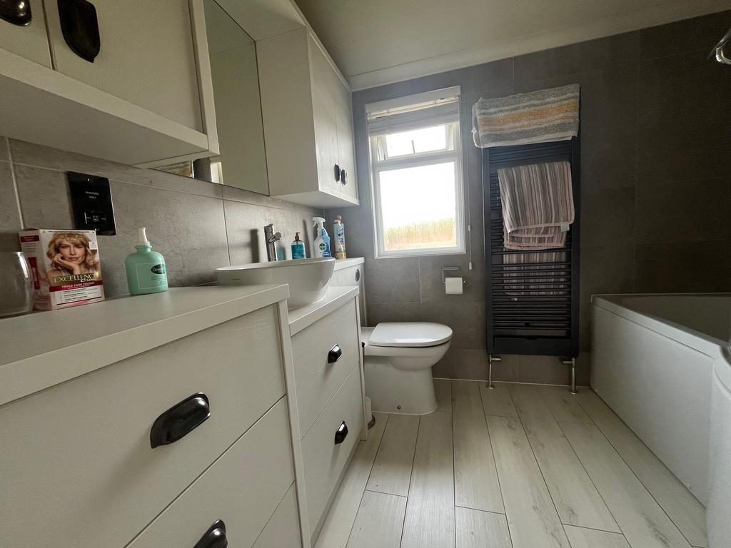 En-suite Bathroom