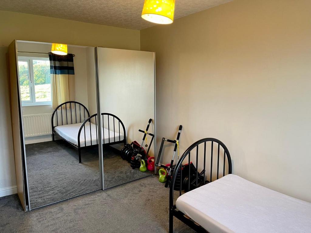 Bed 4.jpg