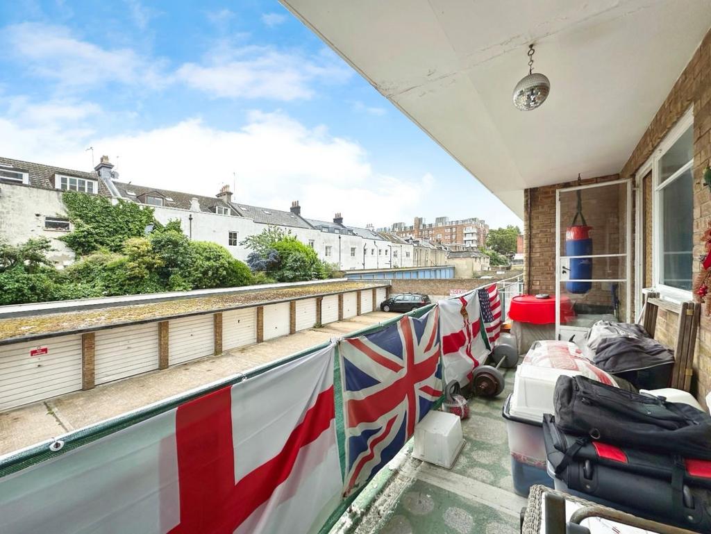 Balcony 2.jpg