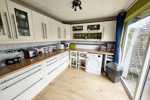10 Cadby Close, Trowbridge, BA14 7DS