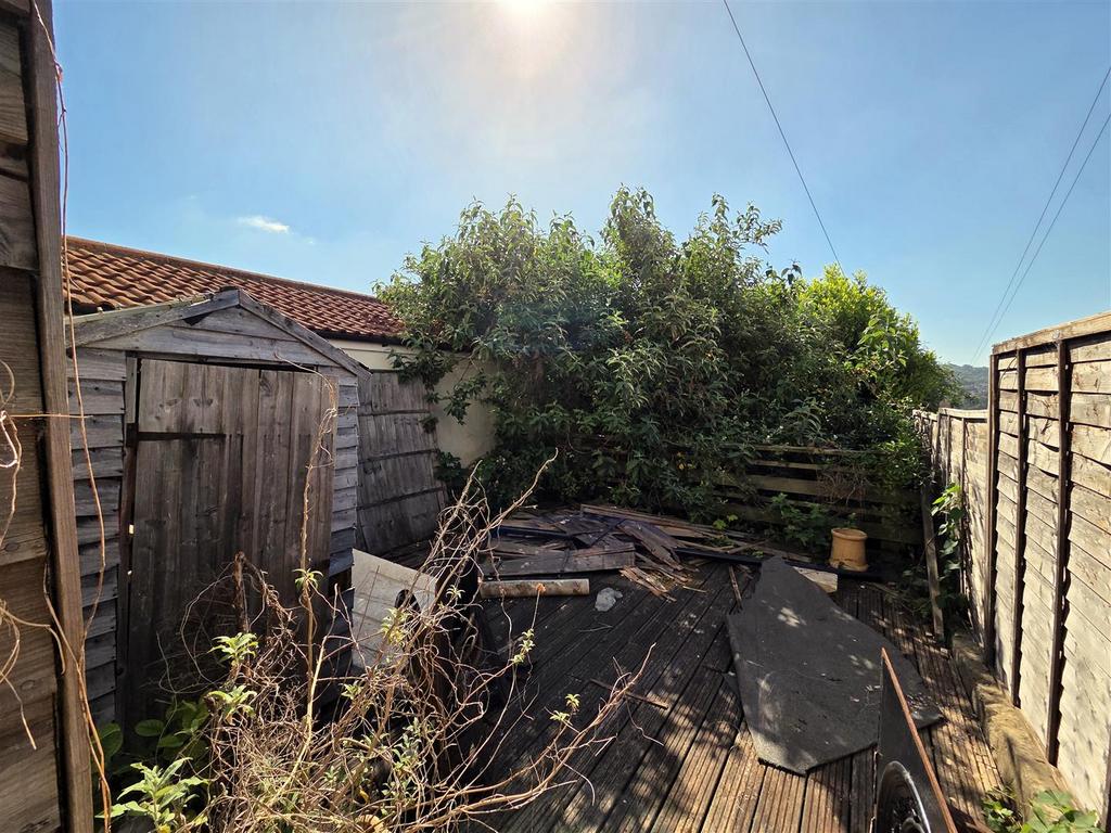 2 Claremont - Garden.jpg