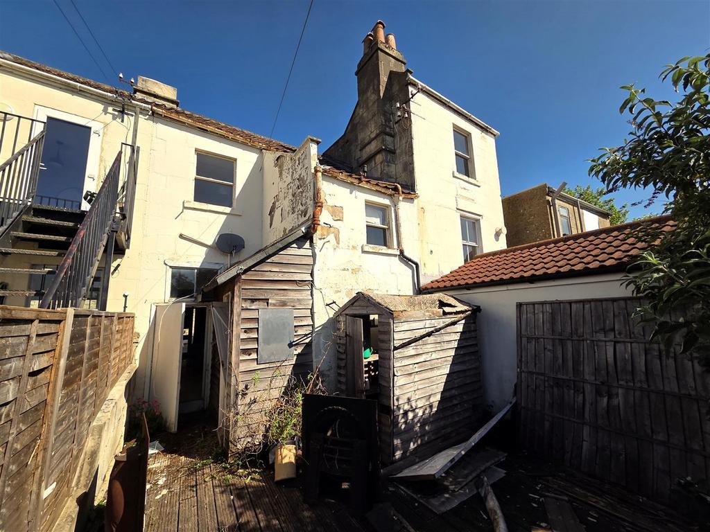 2 Claremont - Rear.jpg