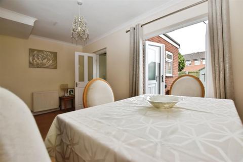22 Glebe Road, Hull, HU7 0DX