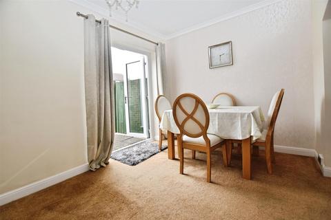 22 Glebe Road, Hull, HU7 0DX