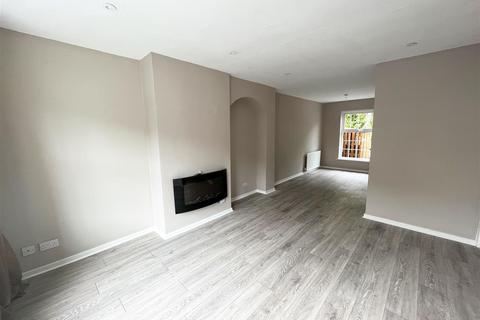 3 bedroom house to rent, Coronation Street, Macclesfield