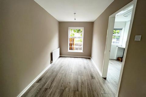 3 bedroom house to rent, Coronation Street, Macclesfield