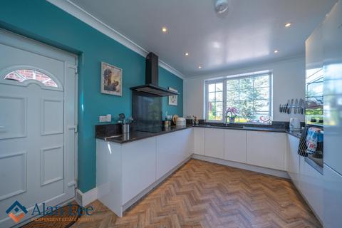 3 bedroom detached house for sale, Badger Road, Macclesfield, SK10 2EP