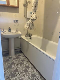 2 bedroom terraced house for sale, Oregon Close- NEW MALDEN