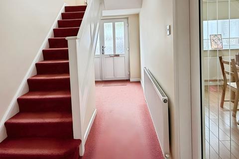 4 bedroom detached house for sale, Ash Tree Road, Oadby, LE2