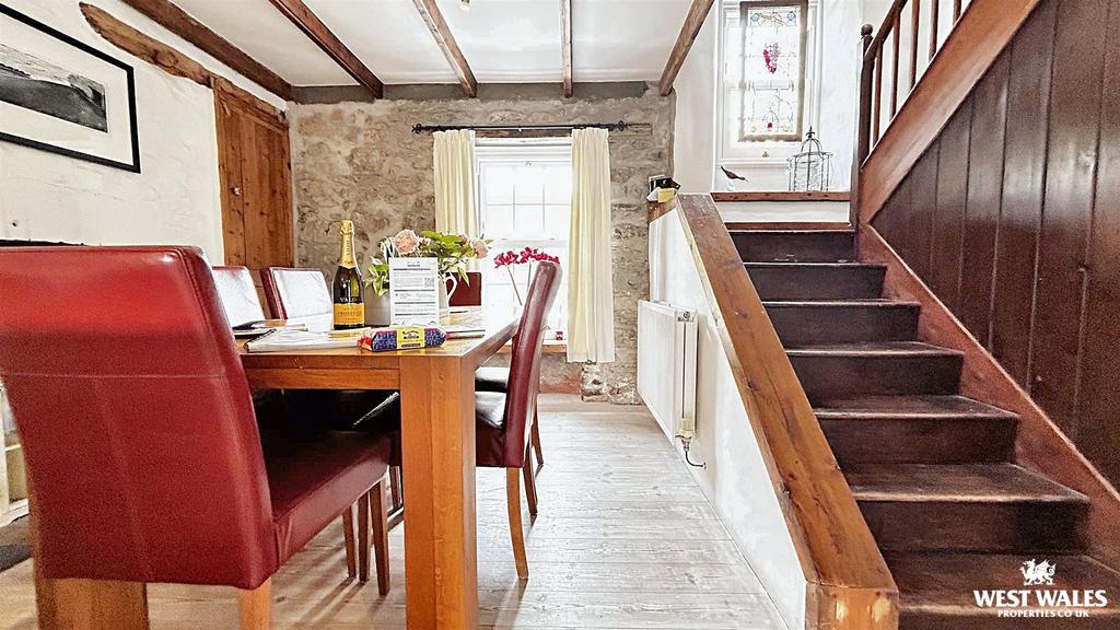 Dining Room 2.jpg