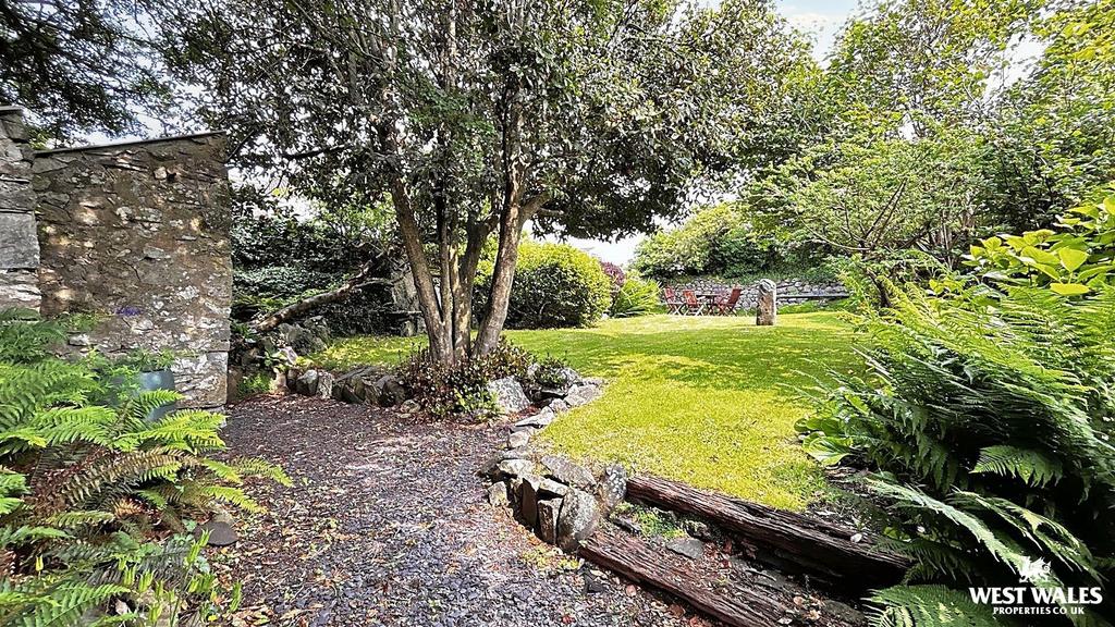 Garden 3.jpg