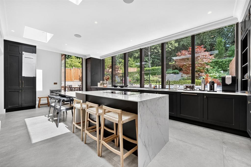 KITCHEN2 (1).jpg