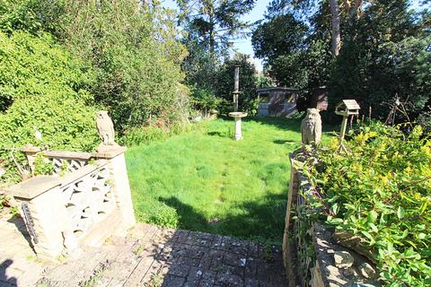 3 bedroom detached bungalow for sale, Gresham, Upper Street, Defford, Worcester, Worcestershire