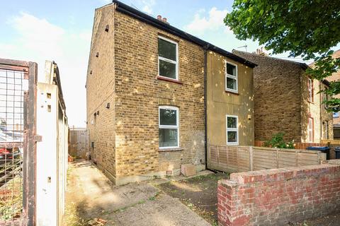 3 bedroom semi-detached house to rent, Dickerage Lane, New Malden, KT3