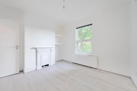 3 bedroom semi-detached house to rent, Dickerage Lane, New Malden, KT3