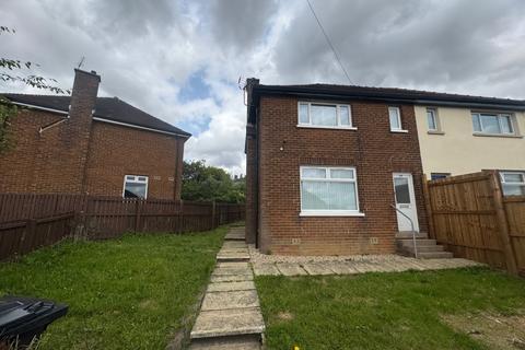3 bedroom semi-detached house to rent, Bradford, BD6
