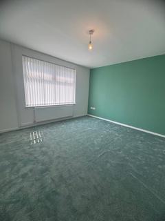 3 bedroom semi-detached house to rent, Bradford, BD6