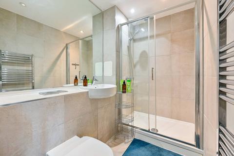 2 bedroom flat to rent, Oldridge Road, Balham, London, SW12