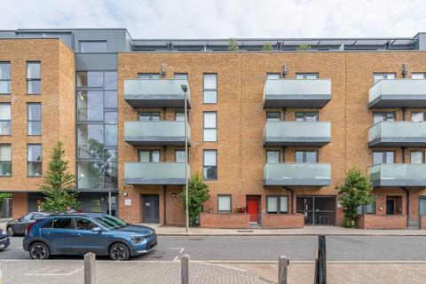 2 bedroom flat to rent, Oldridge Road, Balham, London, SW12