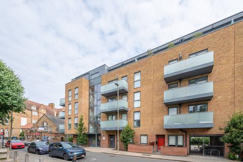 2 bedroom flat to rent, Oldridge Road, Balham, London, SW12