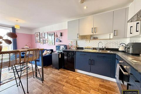 2 bedroom apartment for sale, Golden Jubilee Way, Wickford