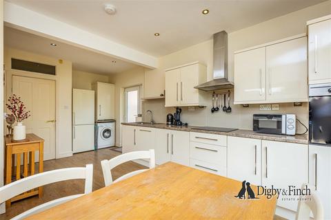 3 bedroom detached bungalow for sale, Park Road, Radcliffe-On-Trent, Nottingham