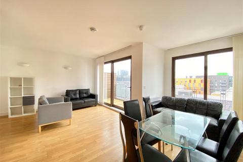 3 bedroom apartment for sale, Advent House, Isaac Way, Manchester