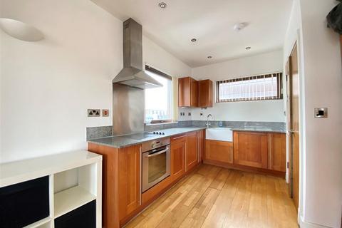 3 bedroom apartment for sale, Advent House, Isaac Way, Manchester
