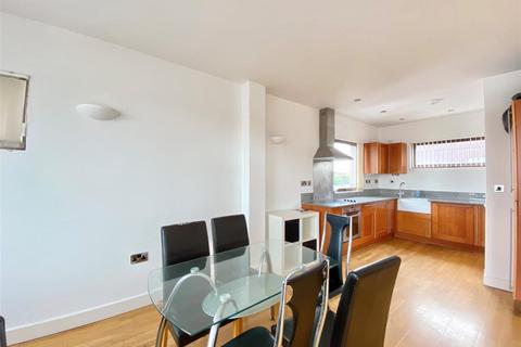3 bedroom apartment for sale, Advent House, Isaac Way, Manchester