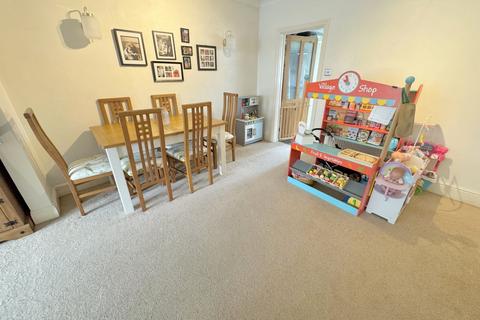 4 bedroom end of terrace house for sale, Davis Road, Parkstone , Poole, BH12