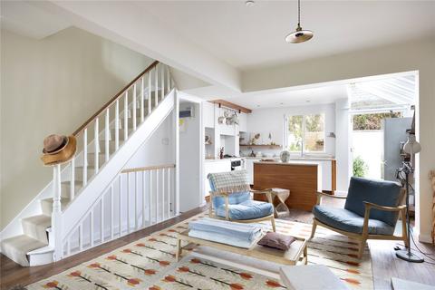 25 Thornton Road, London, SW19 4NG