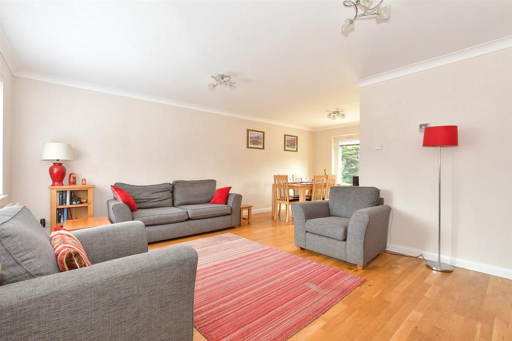 Lounge/ Dining Room