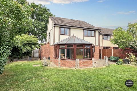 27 Grampian Close, Hereford, HR4 0TA
