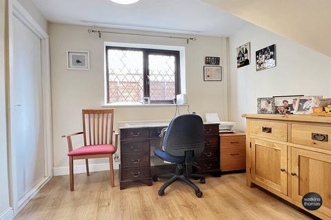 27 Grampian Close, Hereford, HR4 0TA