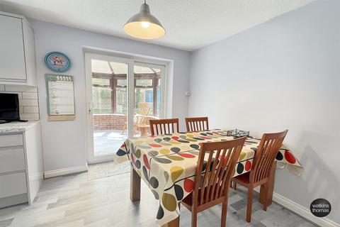 27 Grampian Close, Hereford, HR4 0TA