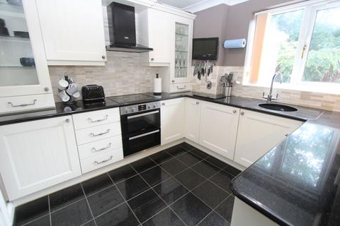 10 Brandon Way, Brierley Hill, DY5 2JX