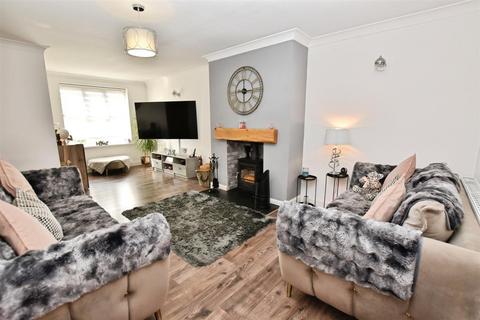 11 Nettleton Garth, Burstwick, Hull, HU12 9DY