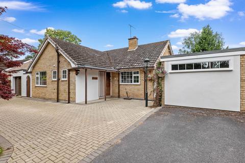 3 bedroom detached bungalow for sale, 7 Old Road North, Kempsey, Worcester.  WR5 3JZ