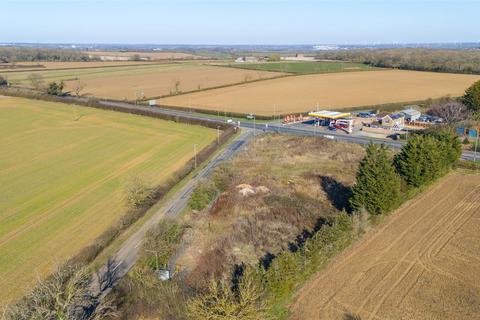 4 bedroom property with land for sale, Hannington, Northampton