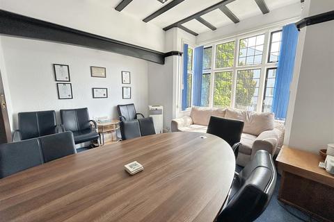 5 bedroom detached house for sale, The Leats, Truro