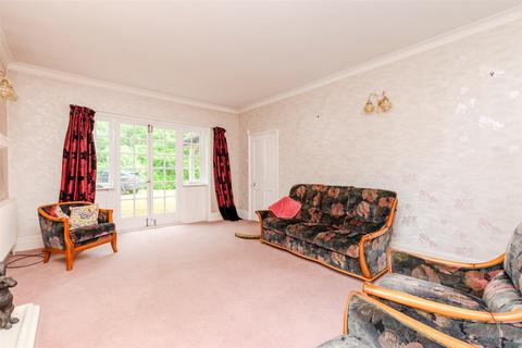 4 bedroom detached house for sale, Walderslade Road, Chatham ME4