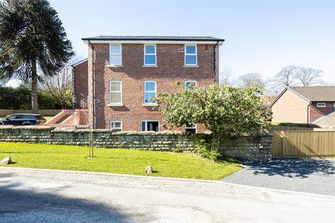 4 bedroom house to rent, Silvan Court, Macclesfield