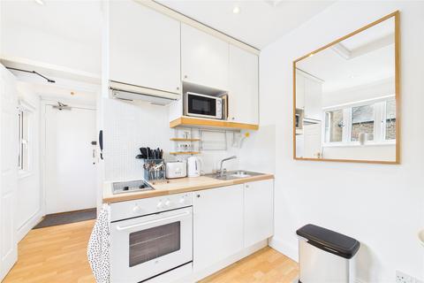 Studio to rent, Grove Road, Windsor, Berkshire, SL4