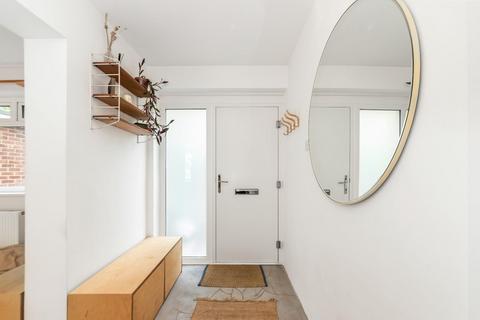 2 bedroom maisonette for sale, Lyme Farm Road, London